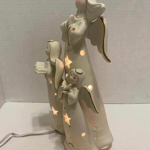 Porcelain Trio of Singing Angels with Night Light - Picture 2 of 5